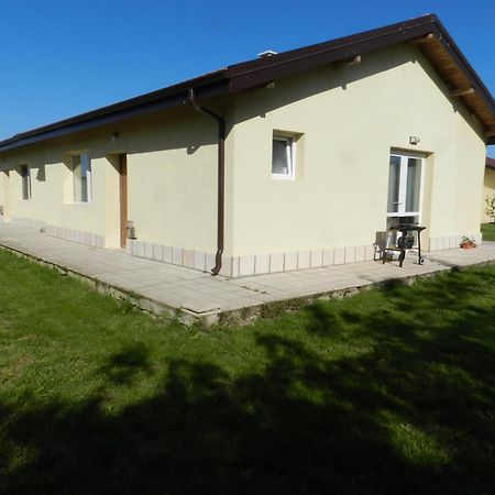 Villa Campo Ezerets Экстерьер фото