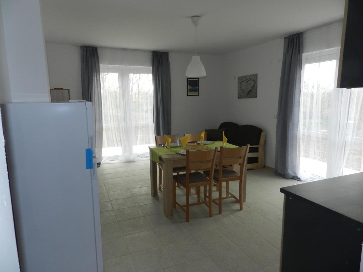 Villa Campo Ezerets Экстерьер фото