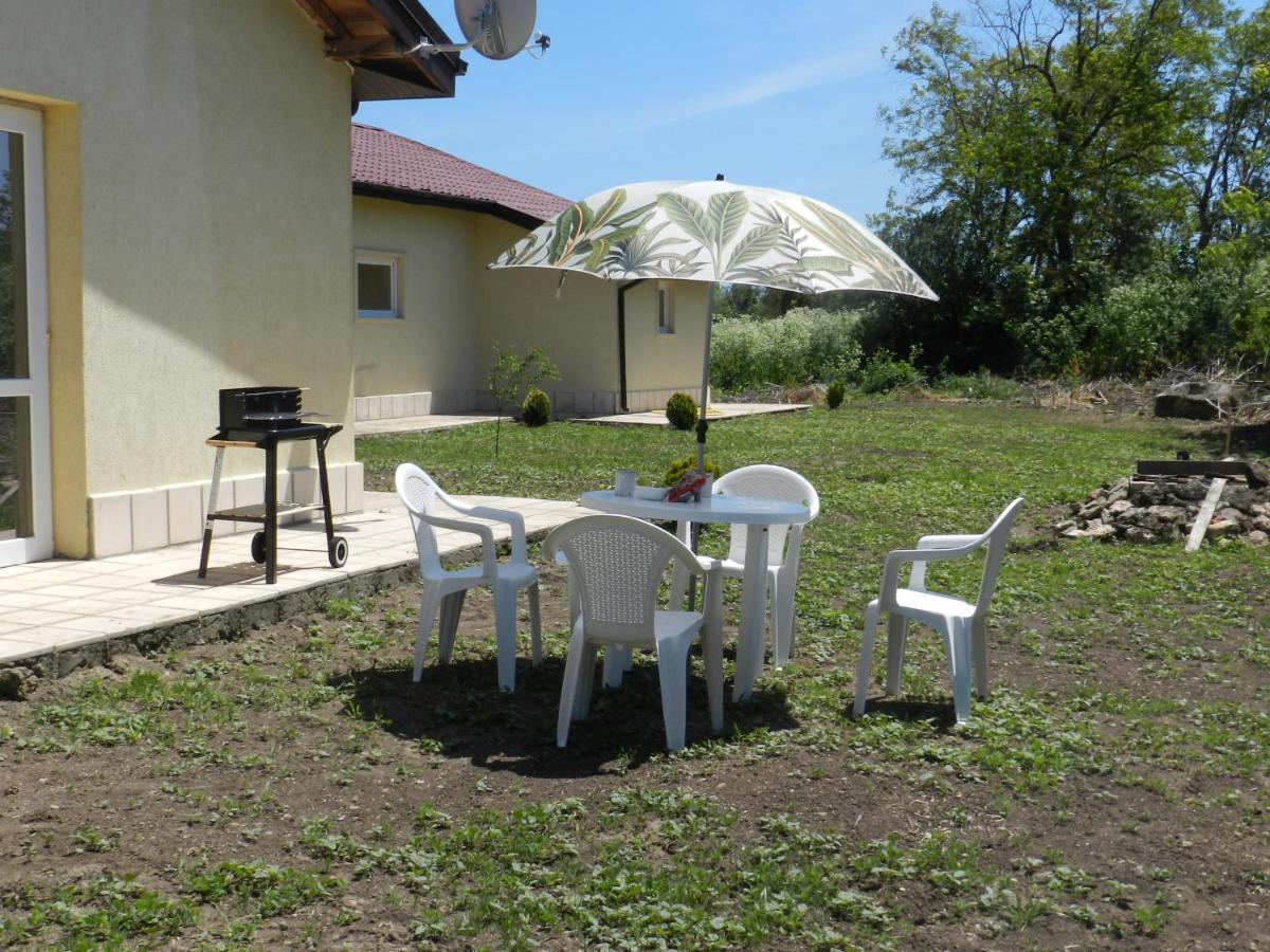 Villa Campo Ezerets Экстерьер фото